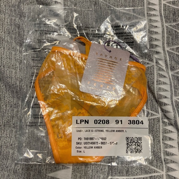 Savage Fenty g-strings - Picture 9 of 12